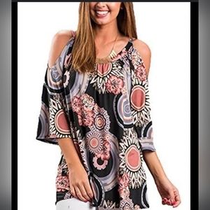 Off the Shoulder Floral Printed Flare Sleeve Top Size Medium